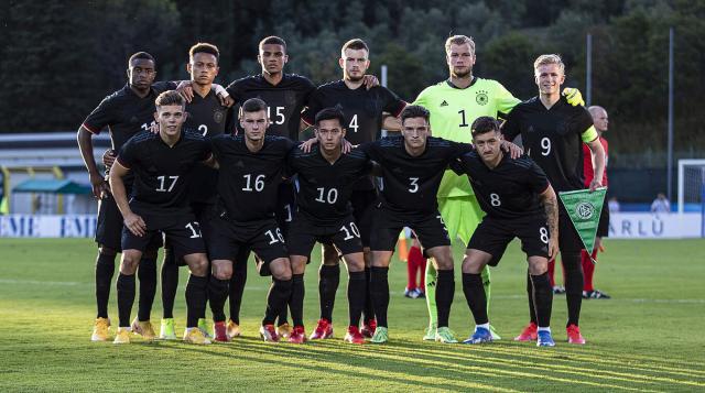 推迟近半年的U21队首秀，穆科科用新纪录走出困境