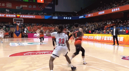 开云下载-身体状态不佳！广东争议小外援8中1硬仗隐身 杜锋罕见提前弃用|麦考尔|奎因|广东男篮|山东男篮|朱芳雨_新浪体育_新浪新闻